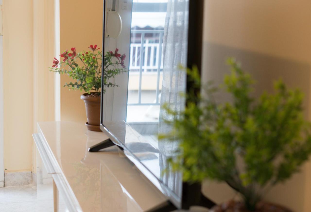 Modern Cozy Apartment In Kalamaria מראה חיצוני תמונה